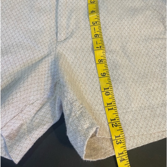 Banana Republic Khaki, Tan,  print shorts, size 4, Dress, casual shorts - Picture 6 of 7